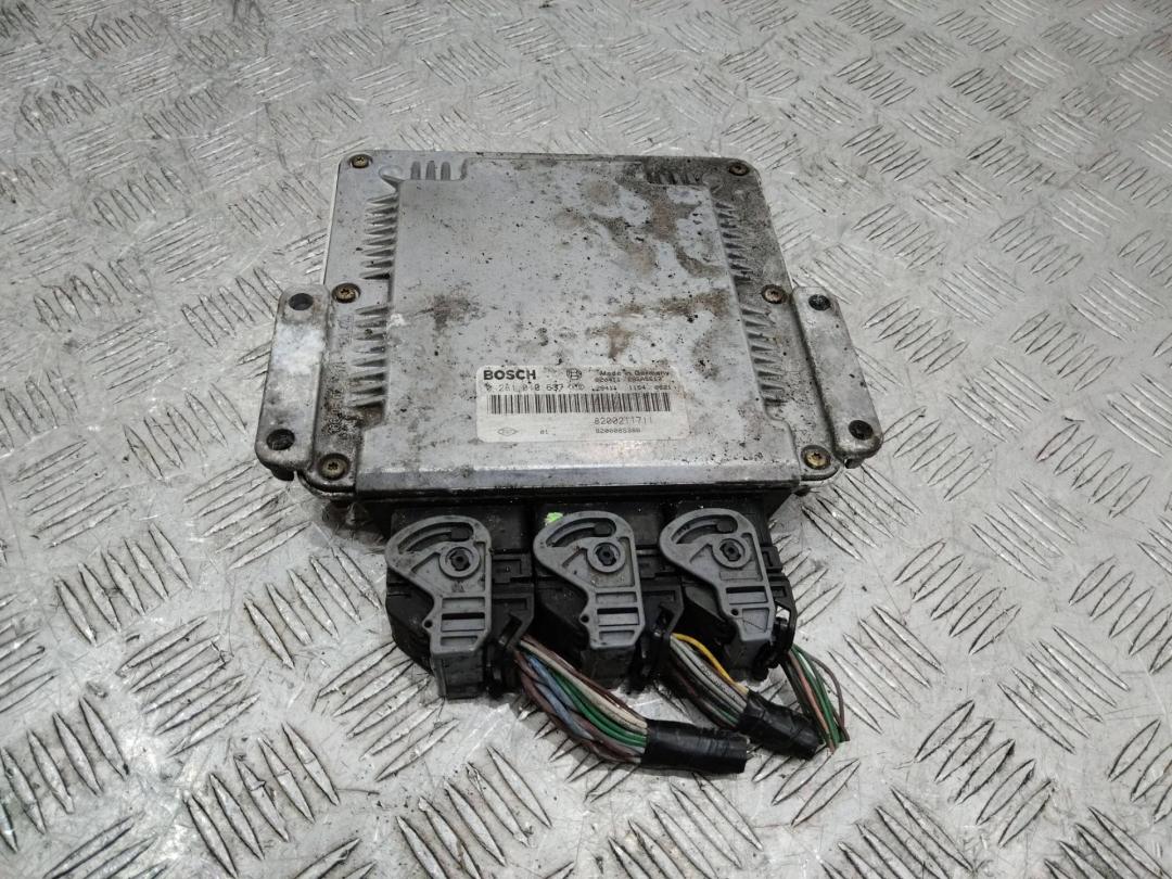 блок управления двигателем Renault Laguna 2 поколение 2002, 8200211711 - фото №1