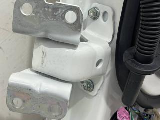 петля двери Isuzu Elf 6 поколение [рестайлинг] 2022