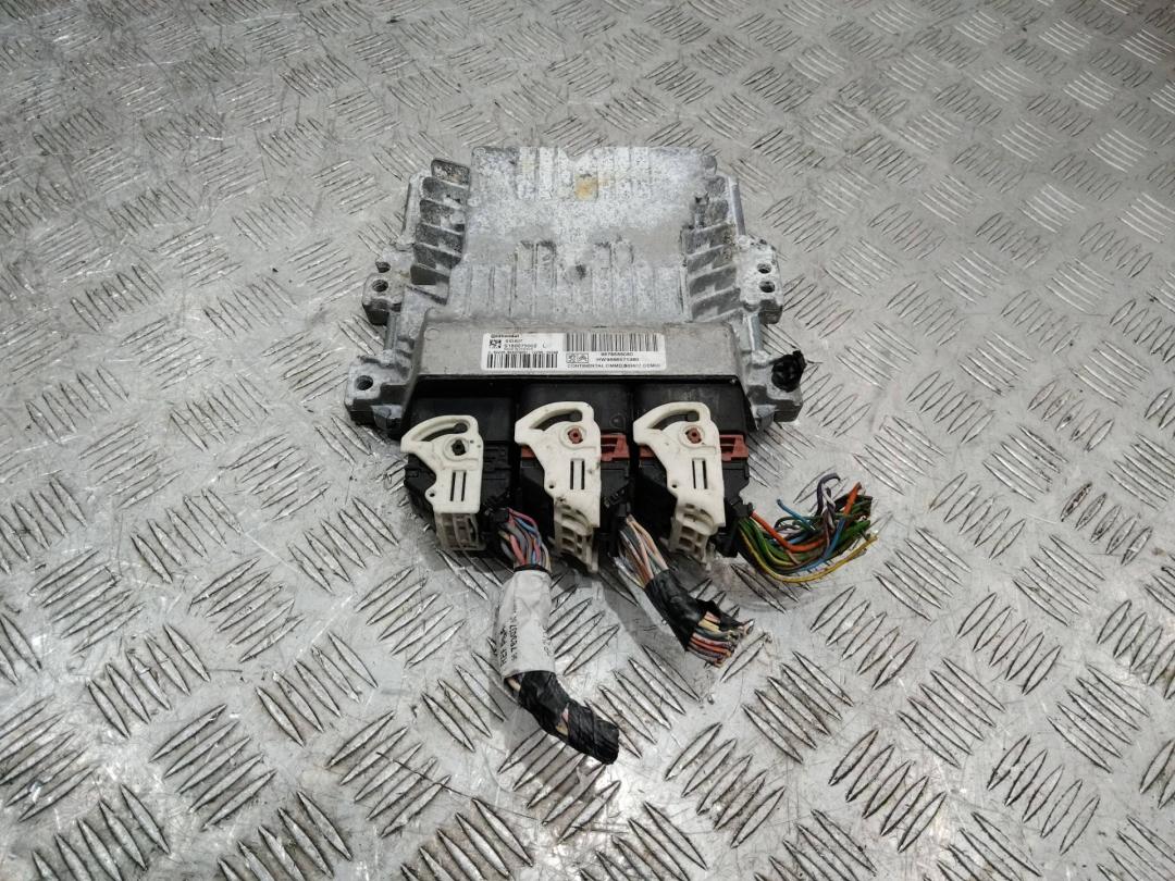 блок управления двигателем Citroen C5 2 поколение 2012, 1.6 л., дизель, 9678686080 - фото №1