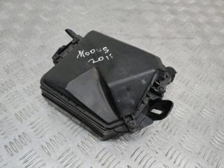 блок предохранителей Renault Modus 2 поколение 2011