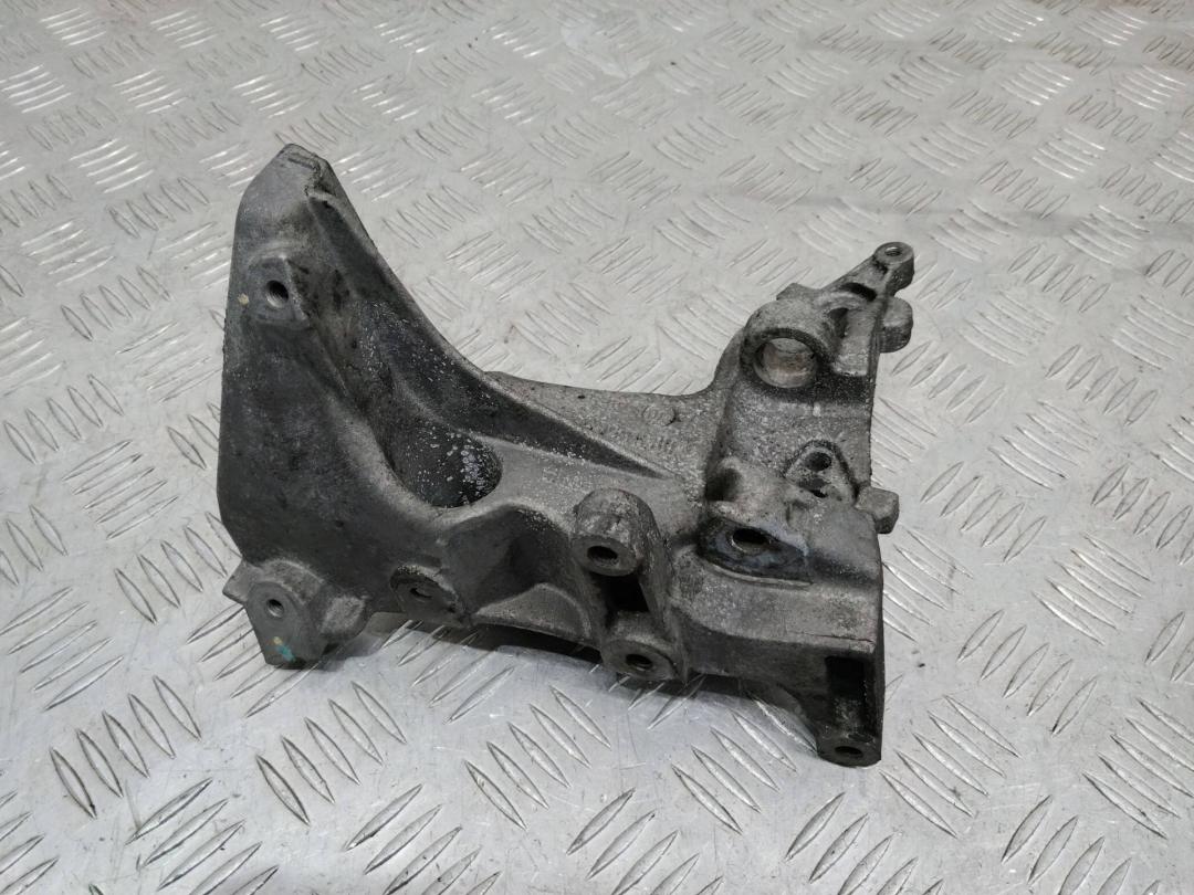 кронштейн двигателя Peugeot 308 T7 2009, 1.6 л., дизель, МКПП, 9685991680 - фото №1