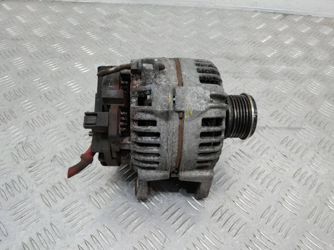 генератор Renault Megane 2 поколение 2005, 1.5 л., дизель, МКПП, 231008578R - фото №1