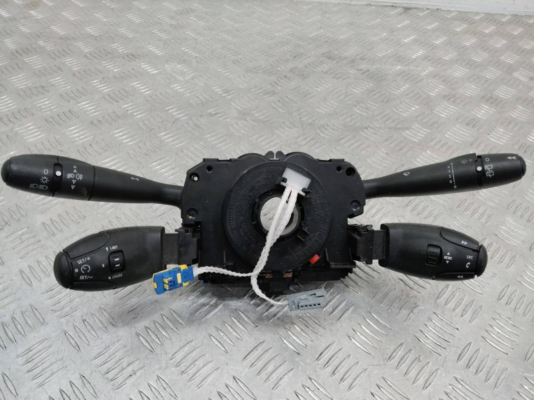 переключатель подрулевой (стрекоза) Peugeot 308 T7 2009, 96652987XT - фото №1