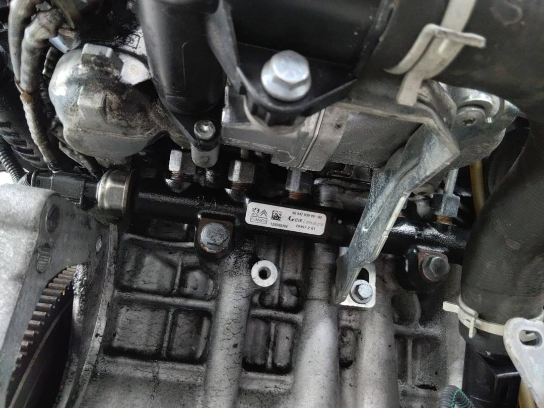 топливная рампа Peugeot 5008 1 поколение 2012, 1.6 л., дизель, МКПП, 9684753080 - фото №1