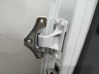 петля двери Renault Midlum 1 поколение 2003