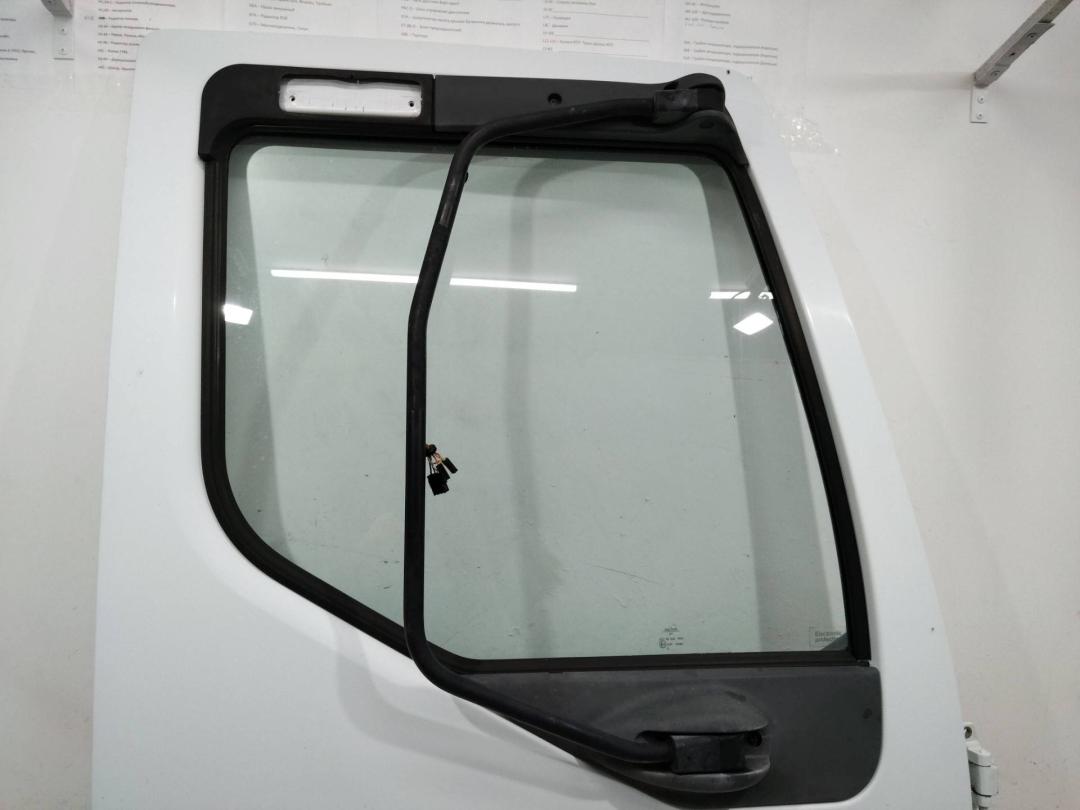 стекло двери передней правой Renault Midlum 1 поколение 2003, 43R-00082 - фото №1