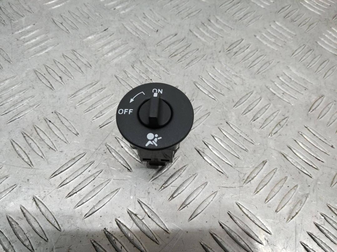 кнопка Airbag Renault Lodgy 2014, 681995427R - фото №1