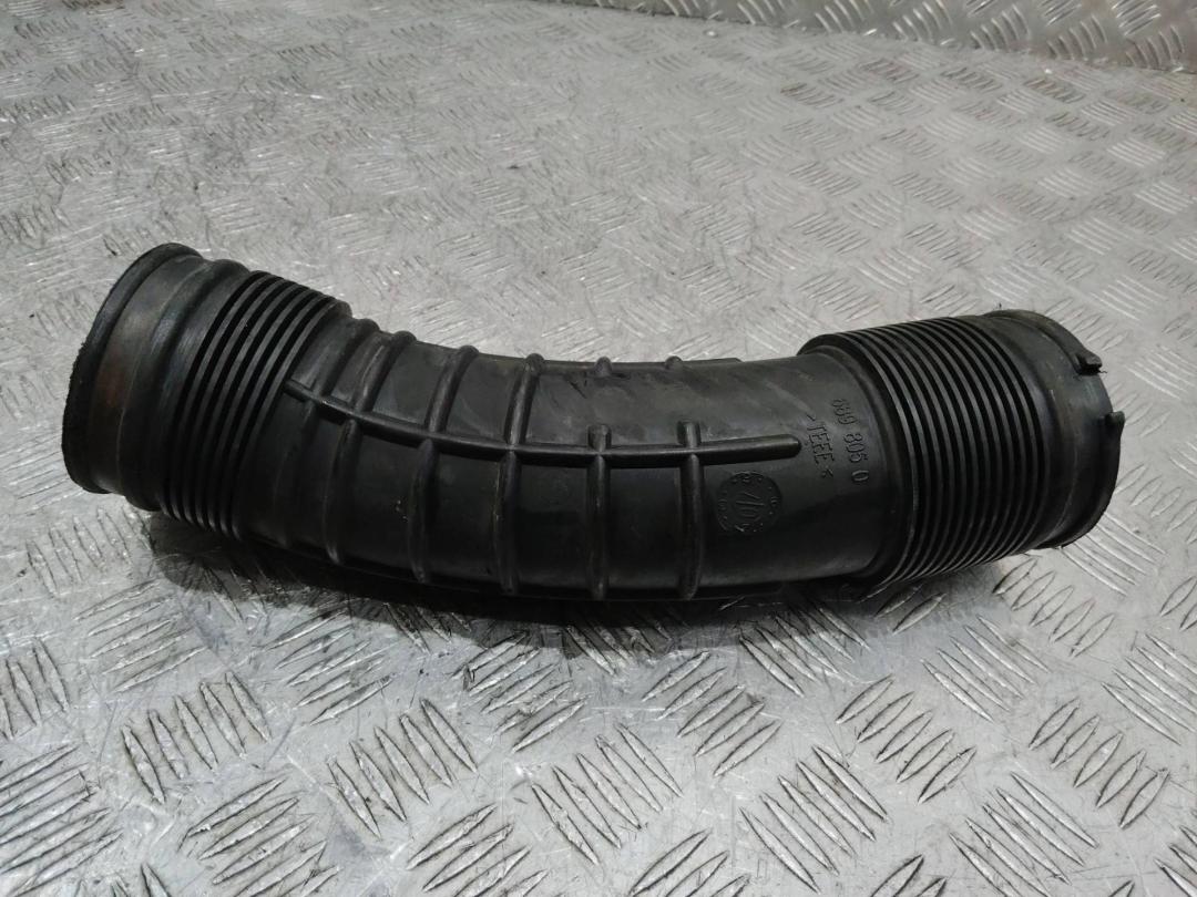 патрубок воздушного фильтра Volvo V70 3 поколение 2007, 2.4 л., дизель, АКПП, 6898050 - фото №1