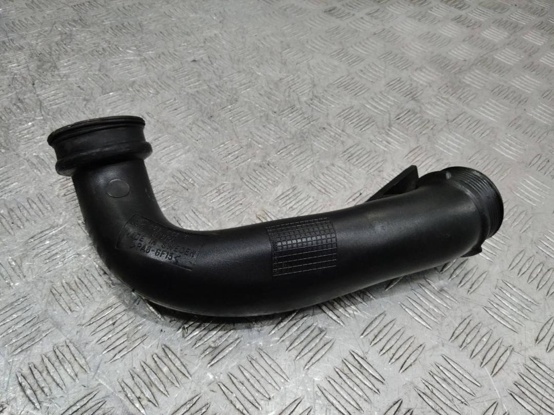 патрубок интеркулера Volvo V70 3 поколение 2007, 2.4 л., дизель, АКПП, 6896526, 30741667 - фото №1