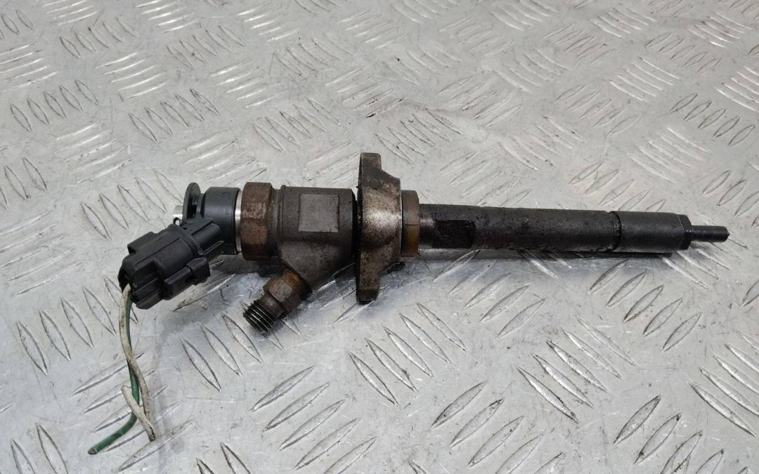 форсунка Peugeot 308 T7 2009, 1.6 л., дизель, МКПП, 0445110297 - фото №1