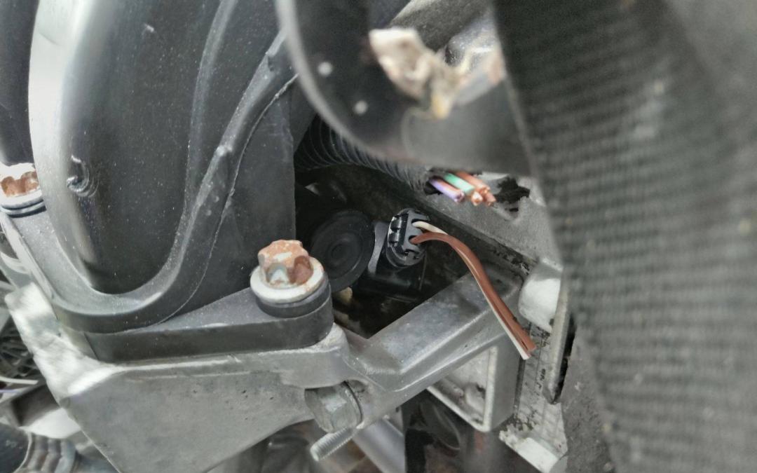 форсунка Renault Scenic 2 поколение 2004, 1.6 л., бензин, МКПП - фото №1