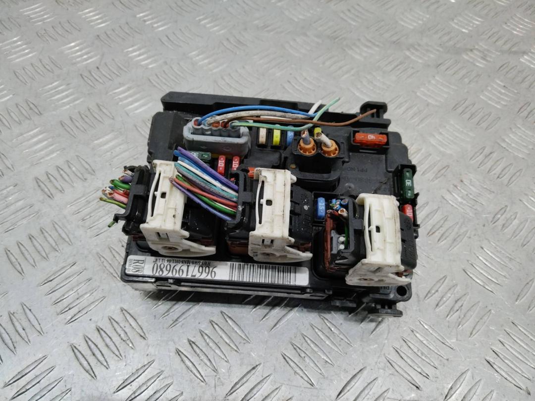 блок предохранителей Citroen C3 2 поколение 2011, 9667199680, R08 - фото №1