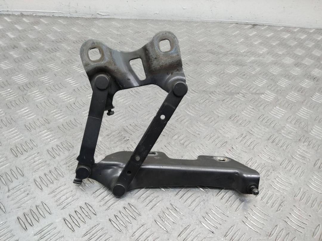 петля капота правая Land Rover Range Rover 4 поколение 2014 - фото №1