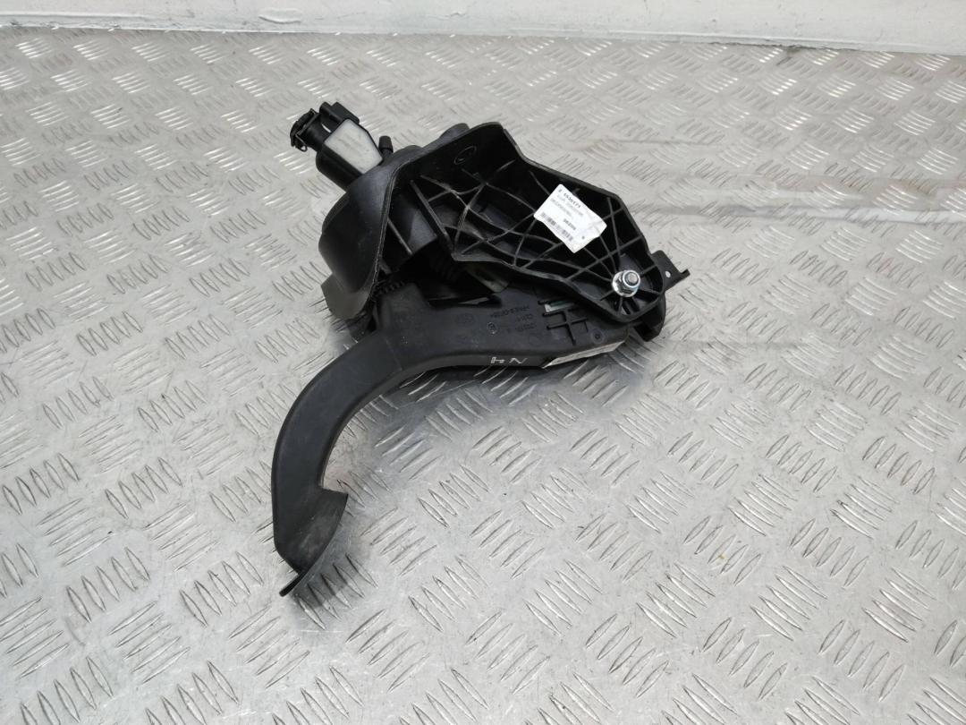 педаль сцепления Peugeot Expert 3 поколение 2020, 9818902380 - фото №1