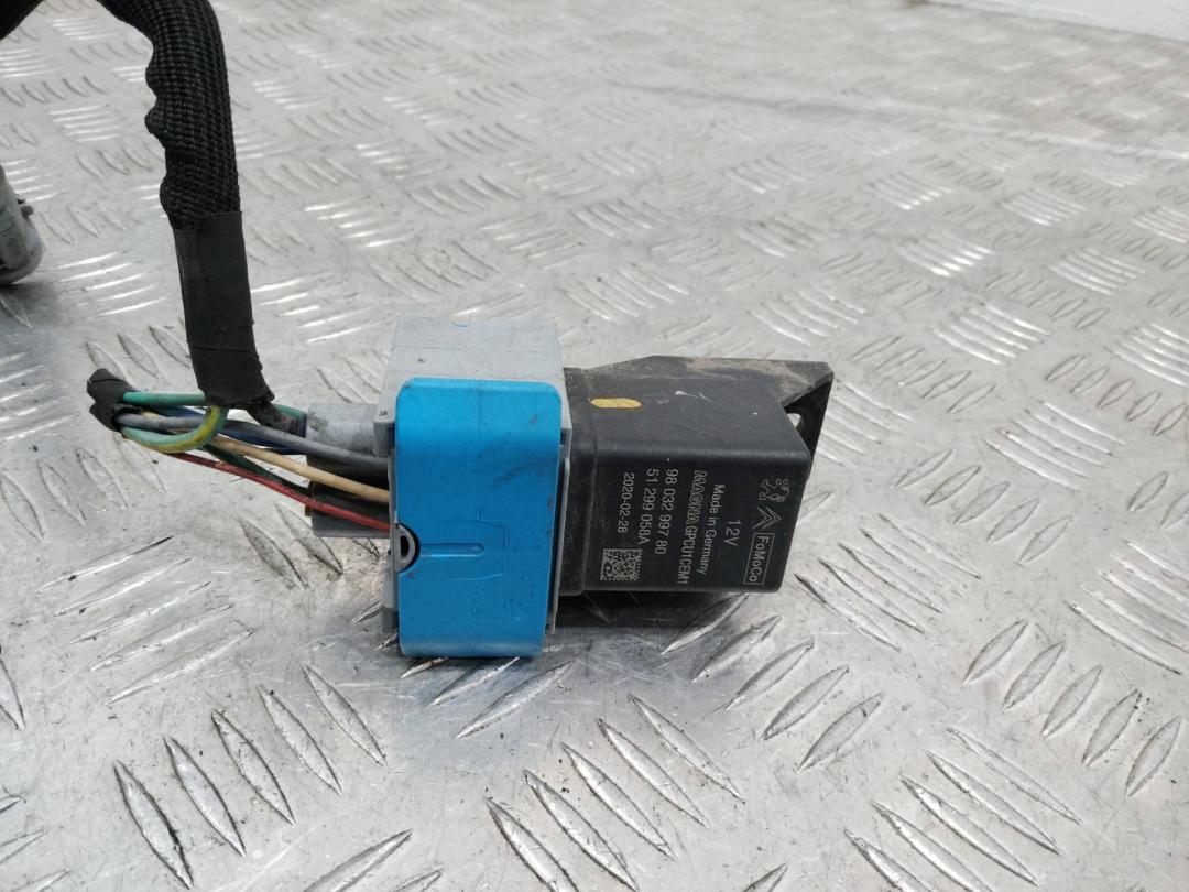 реле накала свечей Peugeot Expert 3 поколение 2020, 9803299780 - фото №1