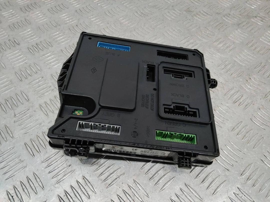 блок комфорта Renault Fluence 1 поколение 2010, 284B14954R - фото №1