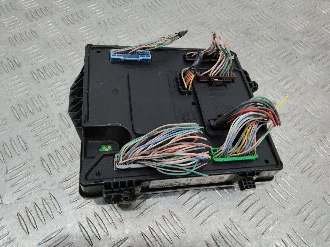 блок комфорта Renault Megane 3 поколение 2009, 284B13640R - фото №1