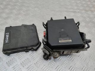 блок предохранителей Renault Megane 3 поколение [рестайлинг] 2012, 284B61871R