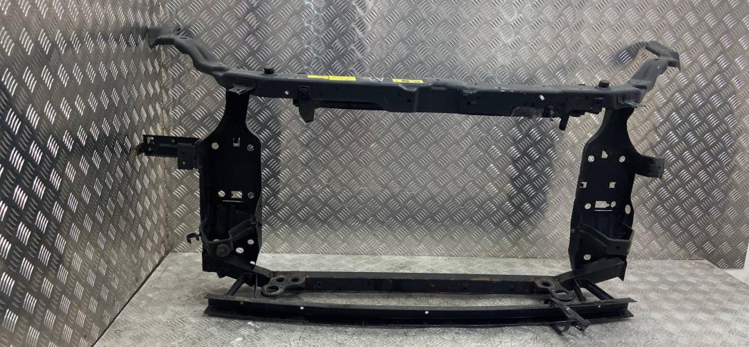 передняя панель крепления облицовки (телевизор) Nissan Qashqai 1 поколение 2007, 1.5 л., дизель, 21542JD20B - фото №1