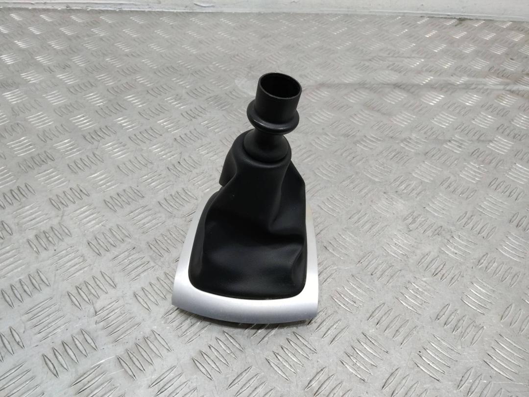 чехол рычага КПП Renault Duster 1 поколение 2011 - фото №1