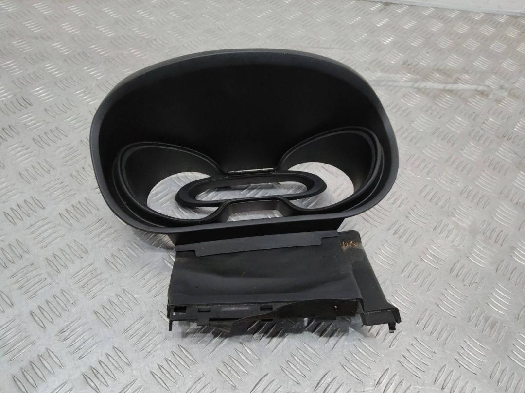 рамка панели приборов Renault Trafic 3 поколение 2015, 681017678R - фото №1