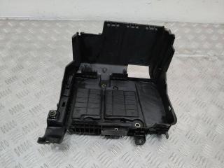 полка аккумулятора Renault Megane 2 поколение 2005, 1.5 л., дизель, МКПП, 8200467409