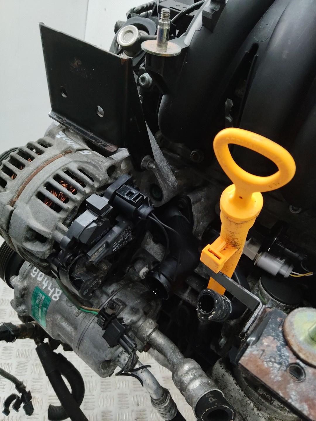 кронштейн генератора Volkswagen Golf 4 поколение 1998, 1.6 л., AKL, бензин, МКПП - фото №1