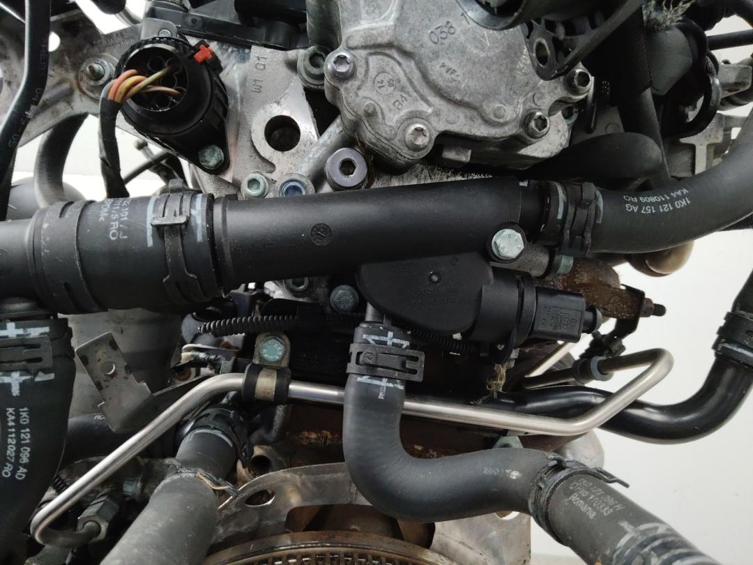 корпус термостата Volkswagen Passat B6 2009, 1.9 л., BKC, дизель, АКПП - фото №1