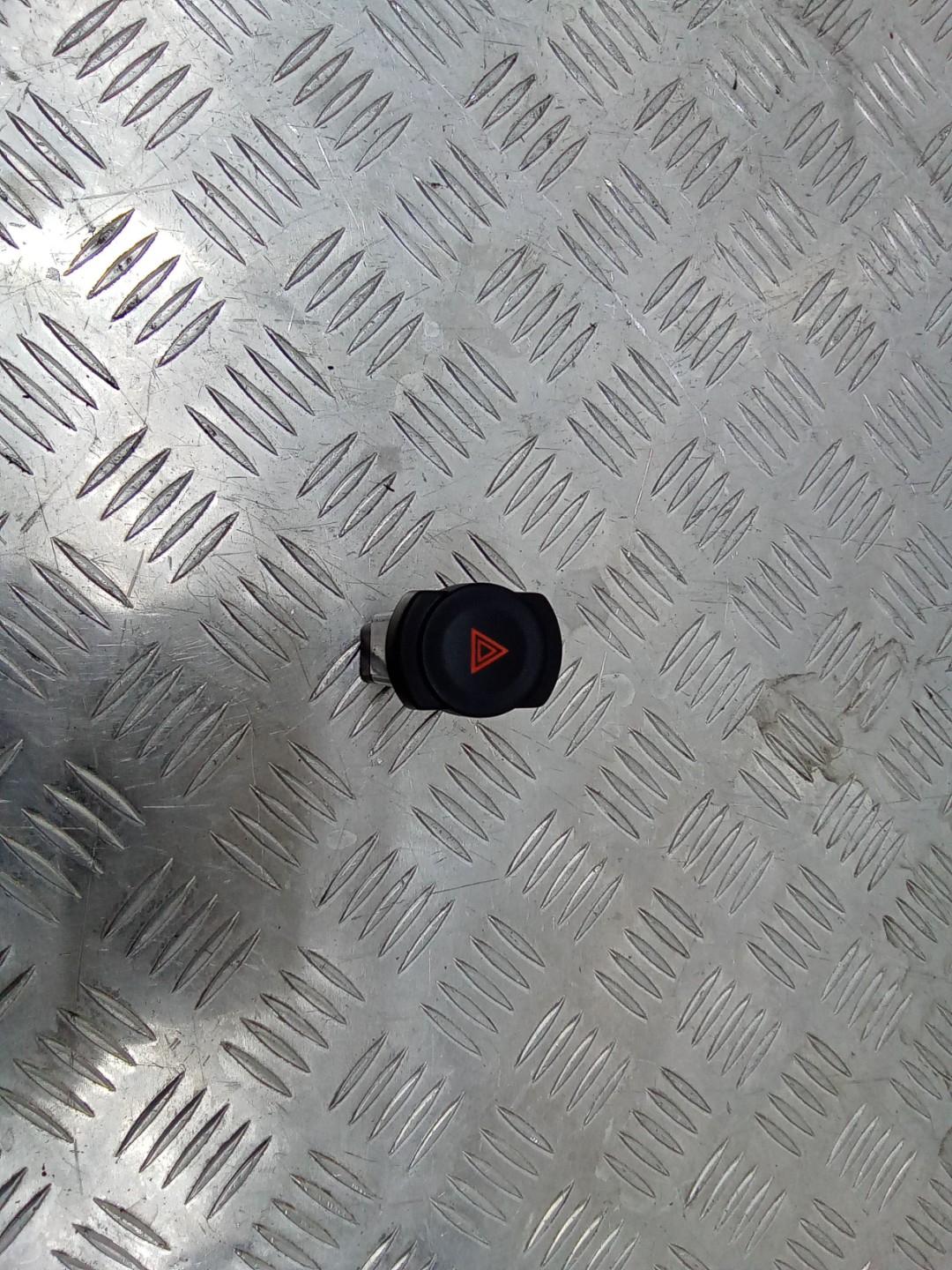 кнопка аварийной сигнализации Renault Duster 1 поколение 2011, 0152517702 - фото №1