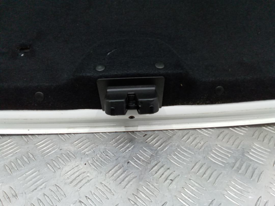 замок багажника Skoda Octavia 3 поколение (A7) 2013, хетчбэк 5 дв., 5E0827505, 5E5827520 - фото №1