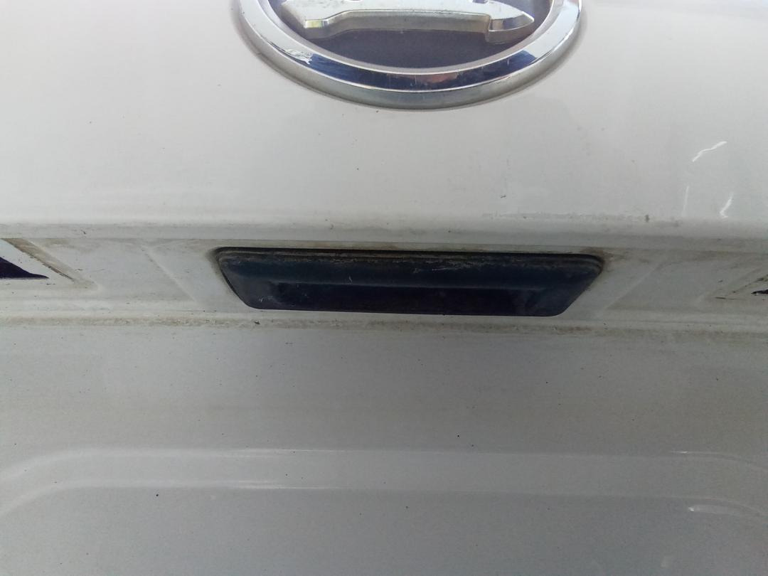 кнопка открытия багажника Skoda Octavia 3 поколение (A7) 2013, хетчбэк 5 дв. - фото №1