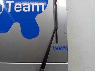 щеткодержатель (поводок стеклоочистителя, дворник) Volkswagen Caddy 3 поколение 2008, 2K0955708B