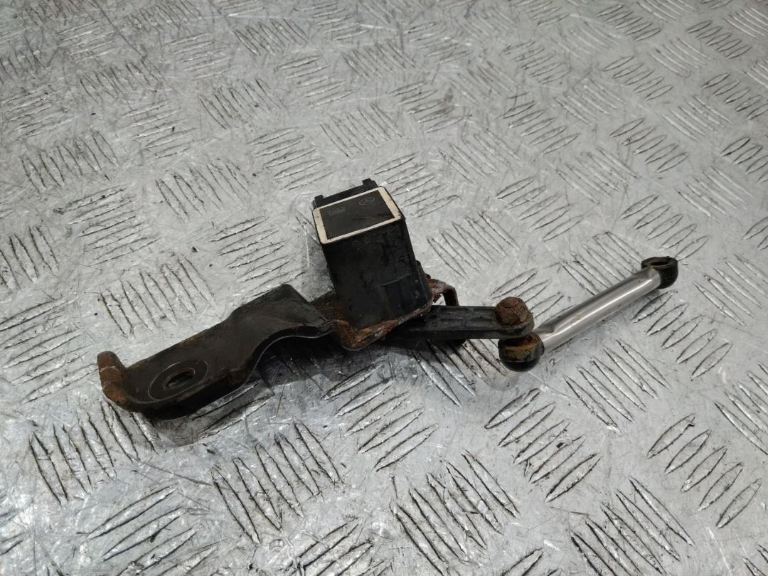 датчик дорожного просвета Mercedes-Benz S-Класс W221 2008, A0105427717 - фото №1