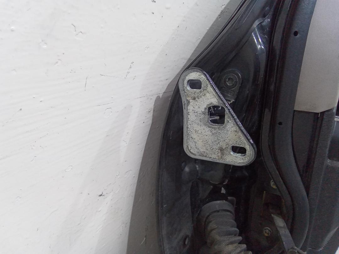 петля двери Mercedes-Benz E-Класс W211/S211 2004, седан - фото №1