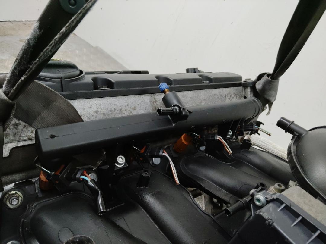 топливная рампа Peugeot 307 1 поколение 2004, 2.0 л., RLZ (EW10D), бензин, 9628084680 - фото №1