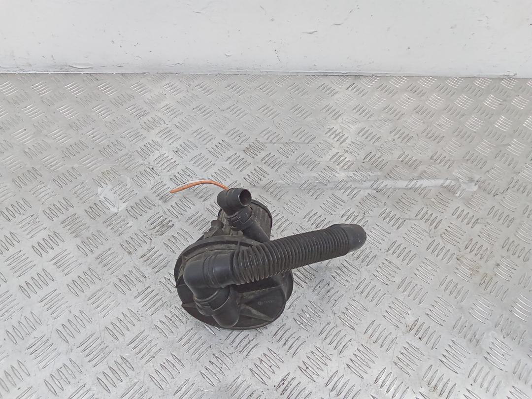 насос продувки катализатора Volkswagen Golf 4 поколение 1999, 06A959253B - фото №1