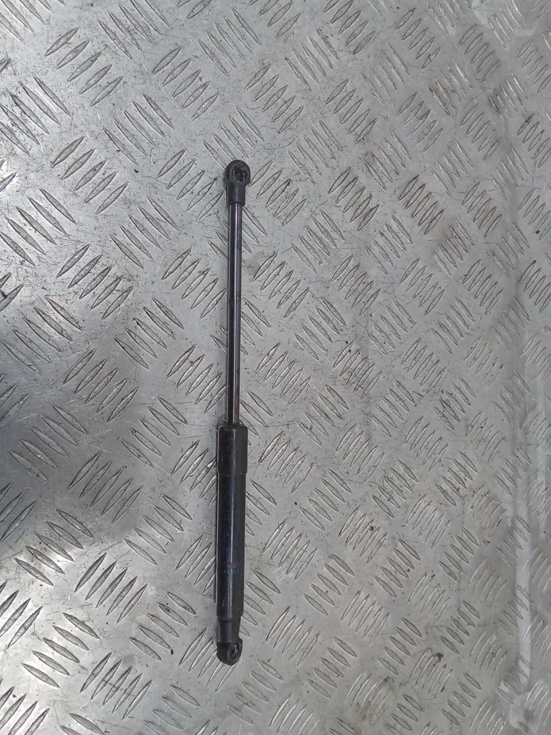 амортизатор капота Renault Trafic 3 поколение 2015, 654706643R - фото №1