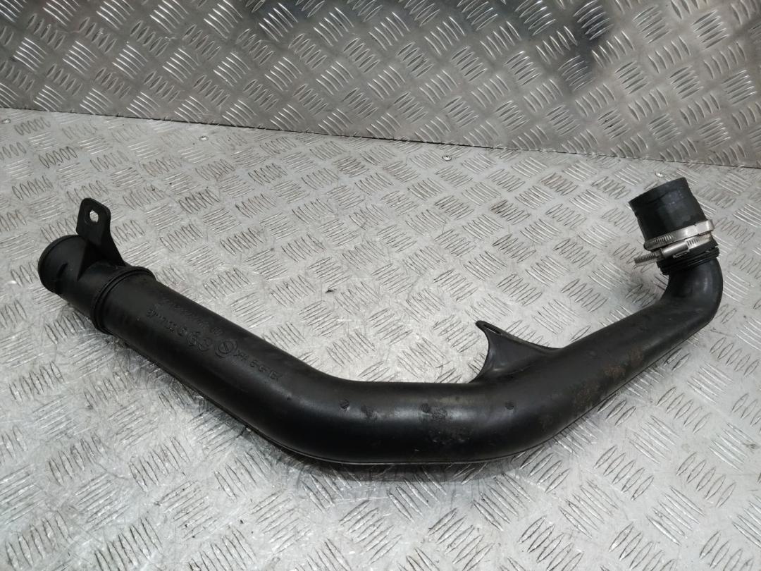 патрубок интеркулера Citroen C5 1 поколение 2003, 2.0 л., RHZ (DW10ATED), дизель, АКПП, 9641289480 - фото №1