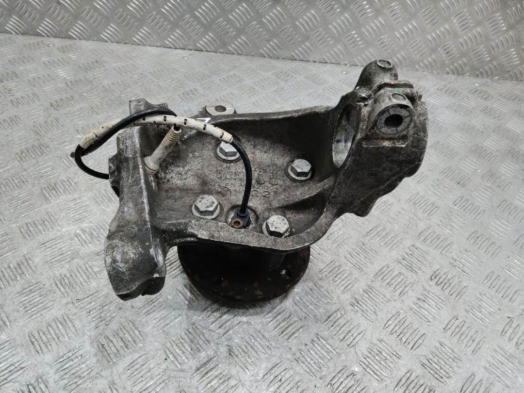 кулак поворотный левый BMW 3 серия E90/E91/E92/E93 2007, 3.0 л., бензин, кабриолет, 3121676444303 - фото №1