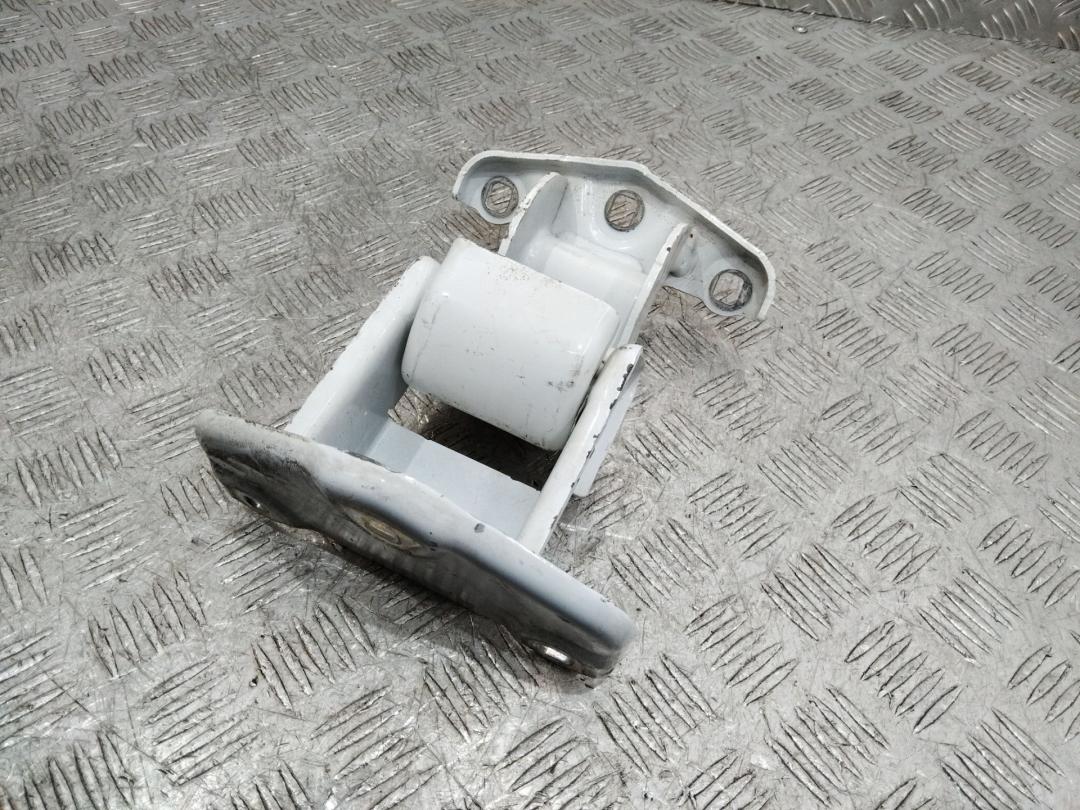 петля двери Renault Trafic 3 поколение 2015, 904101690R, 93867626 - фото №1