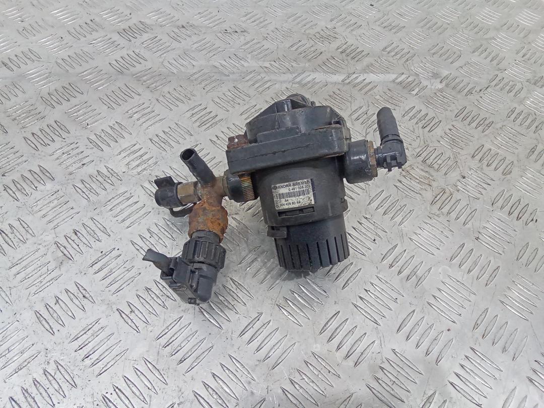 Клапан ускорительный Mercedes-Benz Atego 1 поколение 2001, 0044298044 - фото №1