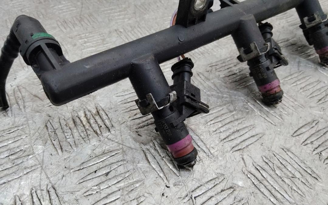 форсунка Renault Megane 2 поколение 2002, 1.6 л., бензин, N132259, ITGM60 - фото №1