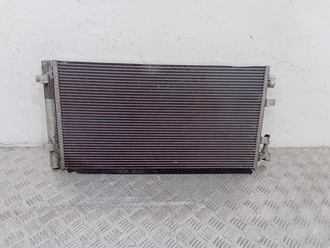 радиатор кондиционера Renault Megane 3 поколение 2009, 1.6 л., бензин - фото №1
