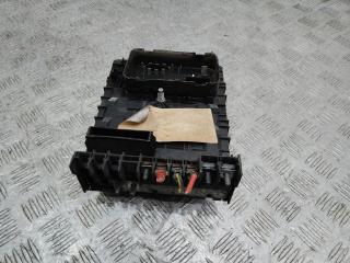 блок предохранителей Volkswagen Golf 5 поколение 2007, 1K0937125