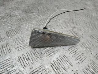 повторитель поворота на крыле правый Dacia Sandero 1 поколение 2010