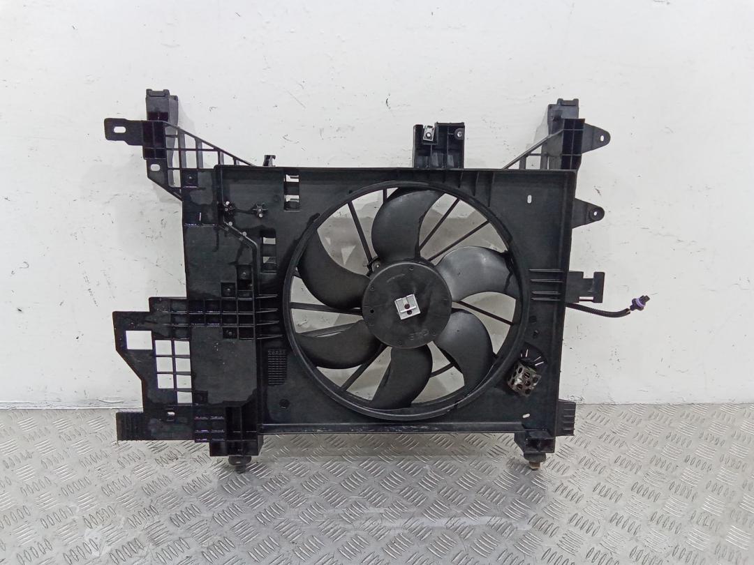 вентилятор радиатора Renault Duster 1 поколение 2011, 1.5 л., дизель, 214819914R - фото №1