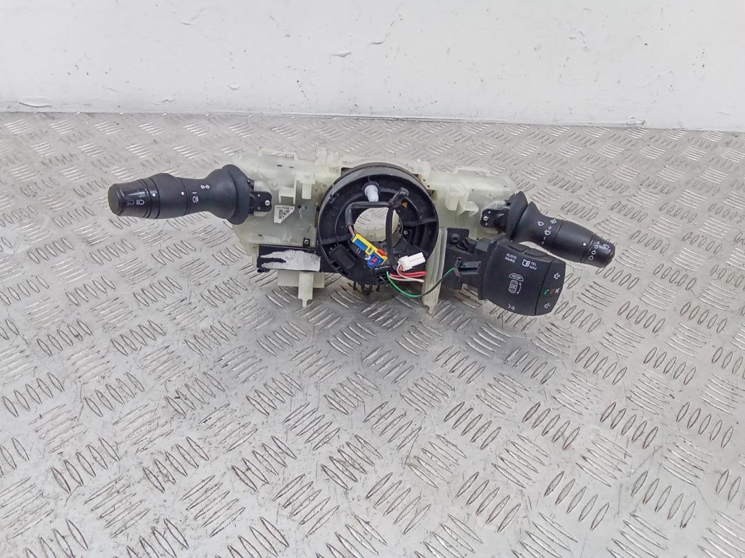 переключатель подрулевой (стрекоза) Renault Master 3 поколение 2011, 681720005R - фото №1