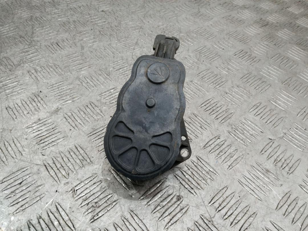 электроручник Peugeot 5008 2 поколение 2018, 21920715 - фото №1