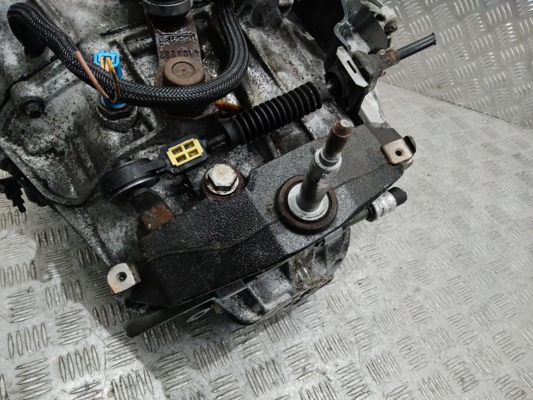 кронштейн КПП Renault Trafic 3 поколение 2014 - фото №1