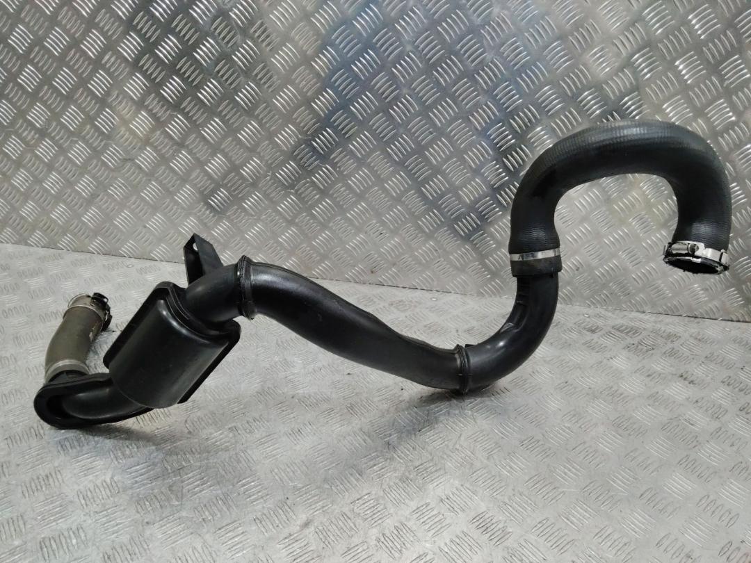 патрубок интеркулера Renault Master 3 поколение 2013, 8200760909 - фото №1